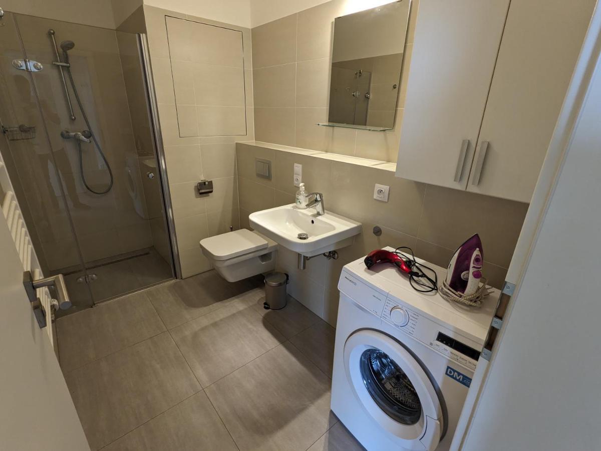 Cozy Apartment With Big Terrace In Central Prague - Karlin Kültér fotó
